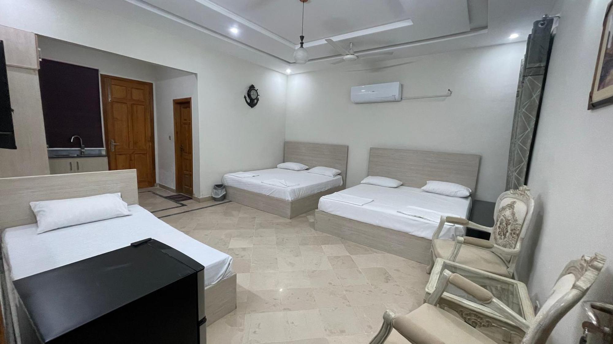 Midways Guest House And Hotels 伊斯兰堡 外观 照片