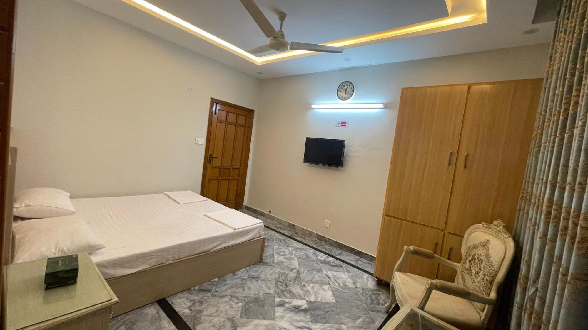 Midways Guest House And Hotels 伊斯兰堡 外观 照片