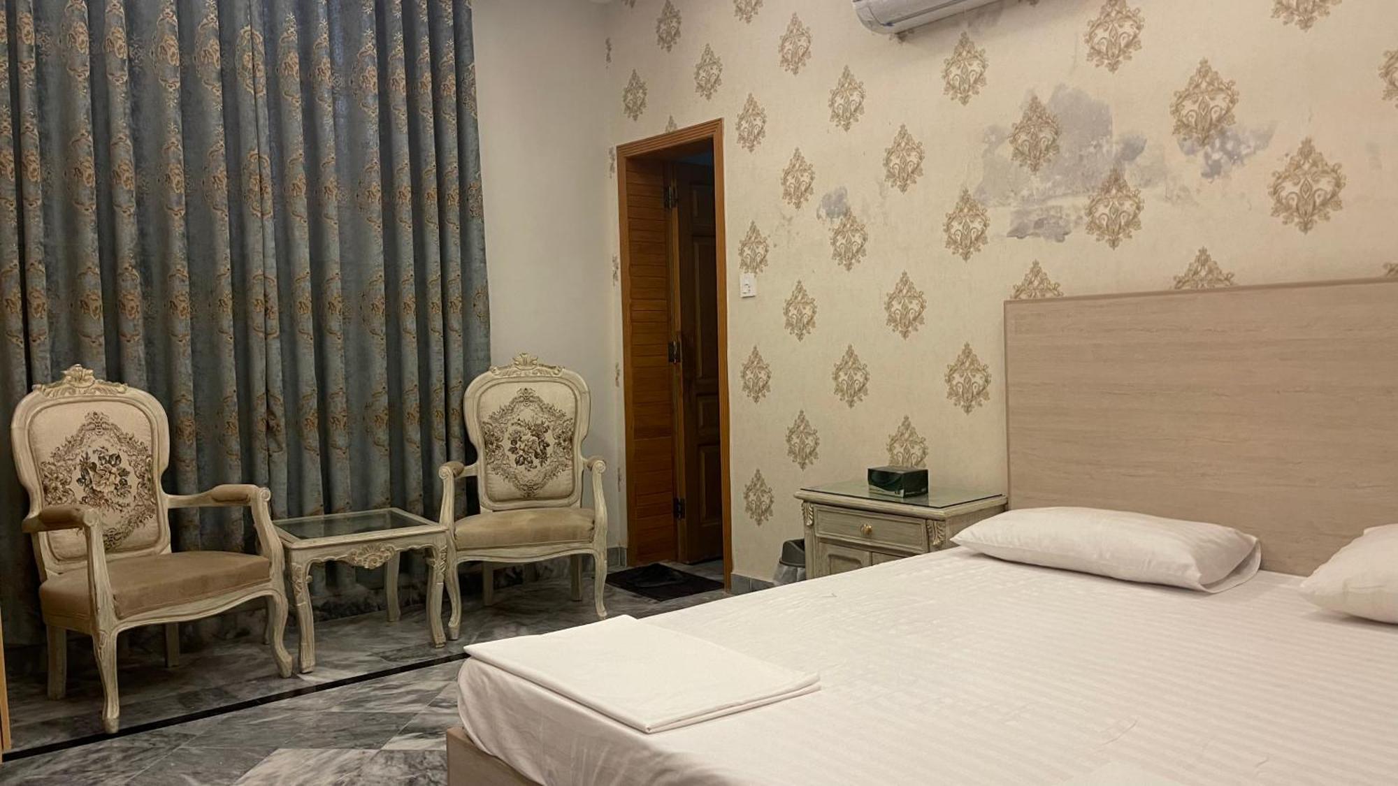 Midways Guest House And Hotels 伊斯兰堡 外观 照片