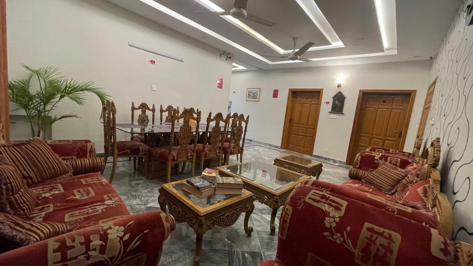 Midways Guest House And Hotels 伊斯兰堡 外观 照片