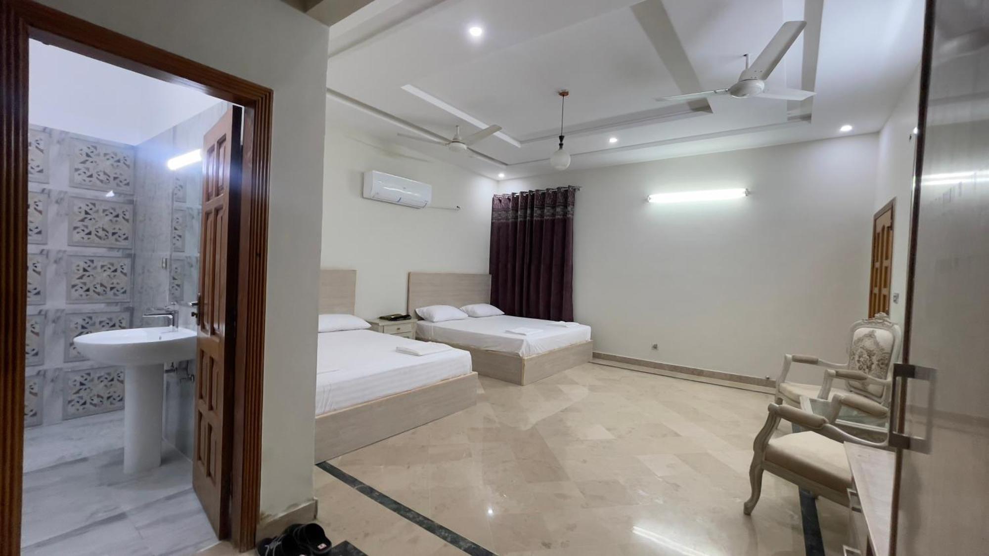 Midways Guest House And Hotels 伊斯兰堡 外观 照片