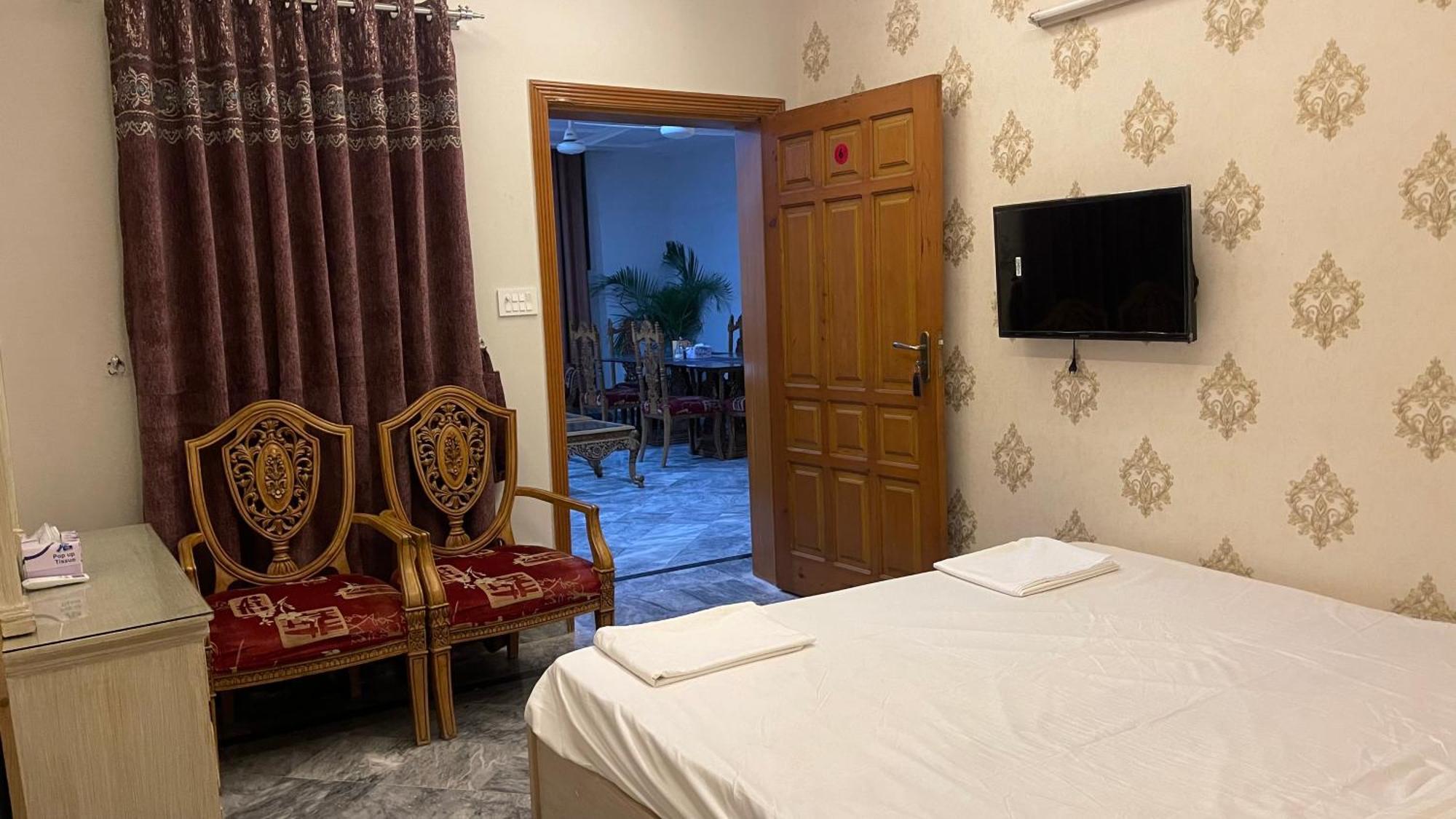 Midways Guest House And Hotels 伊斯兰堡 外观 照片
