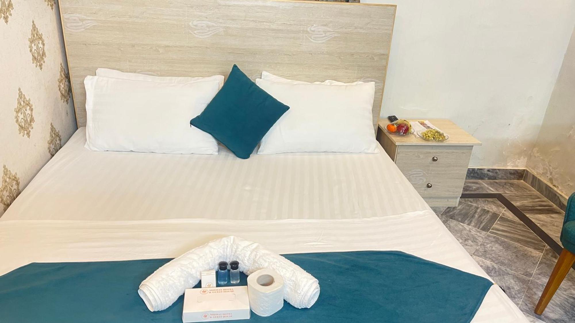 Midways Guest House And Hotels 伊斯兰堡 外观 照片