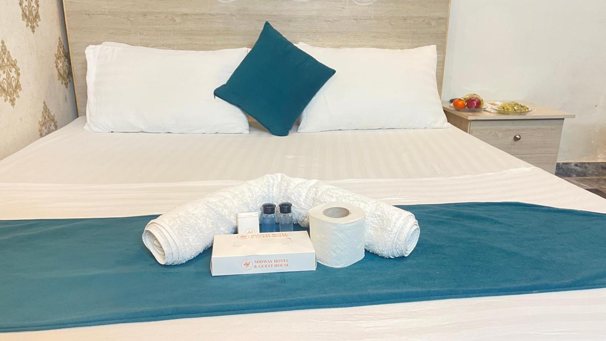 Midways Guest House And Hotels 伊斯兰堡 外观 照片
