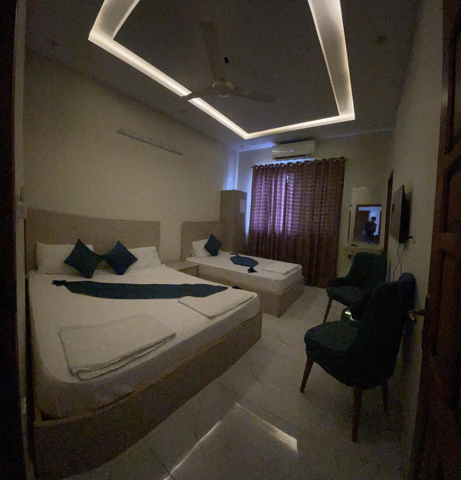Midways Guest House And Hotels 伊斯兰堡 外观 照片