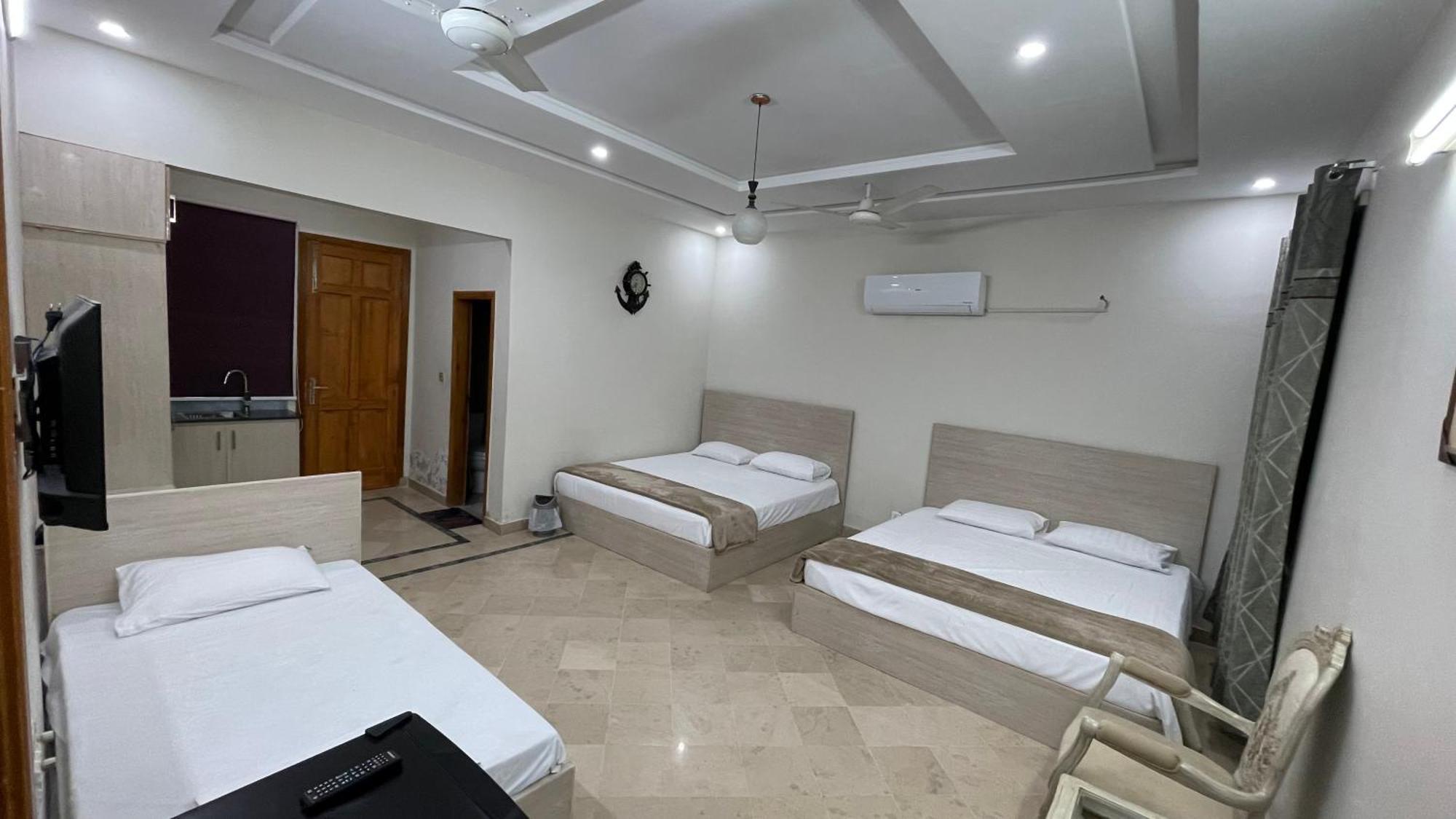 Midways Guest House And Hotels 伊斯兰堡 外观 照片