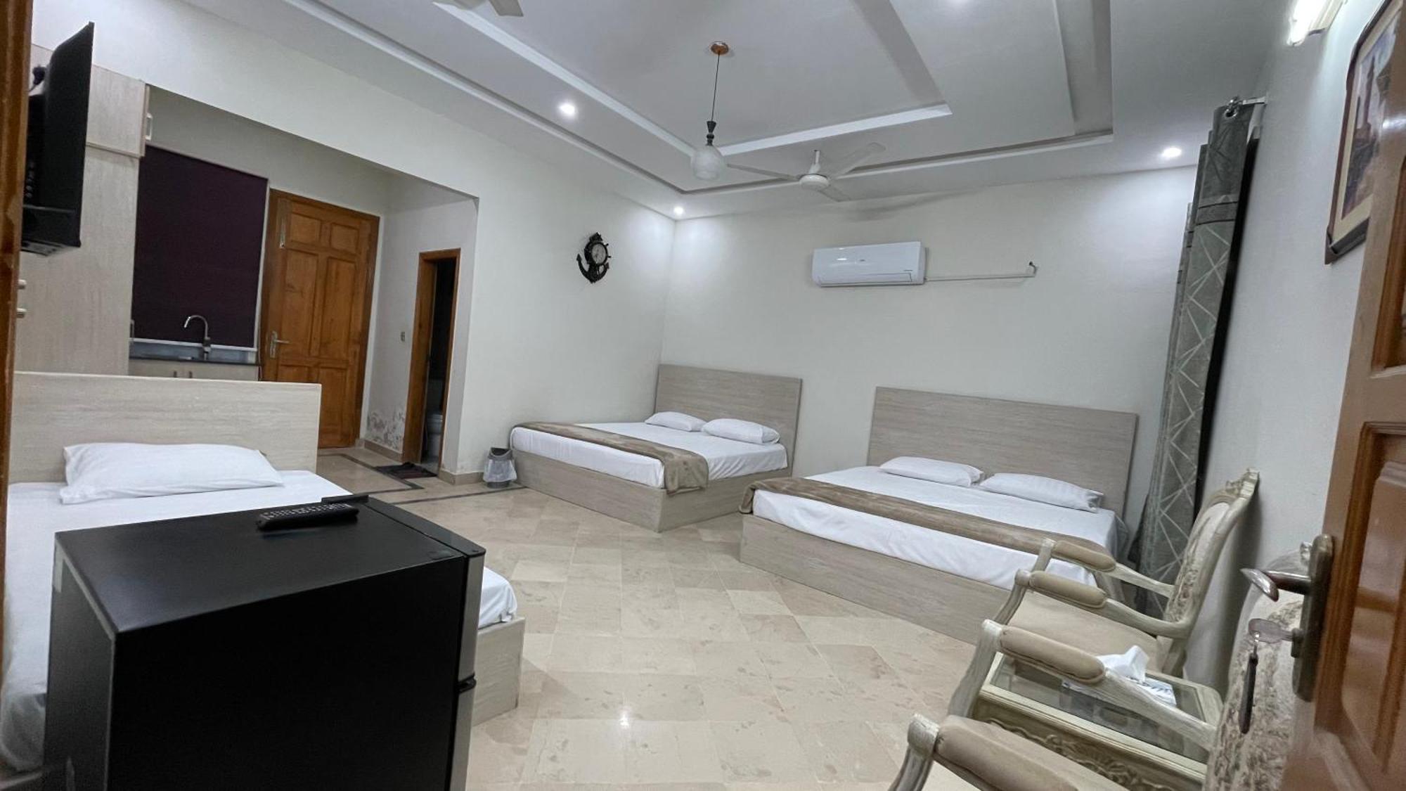 Midways Guest House And Hotels 伊斯兰堡 外观 照片