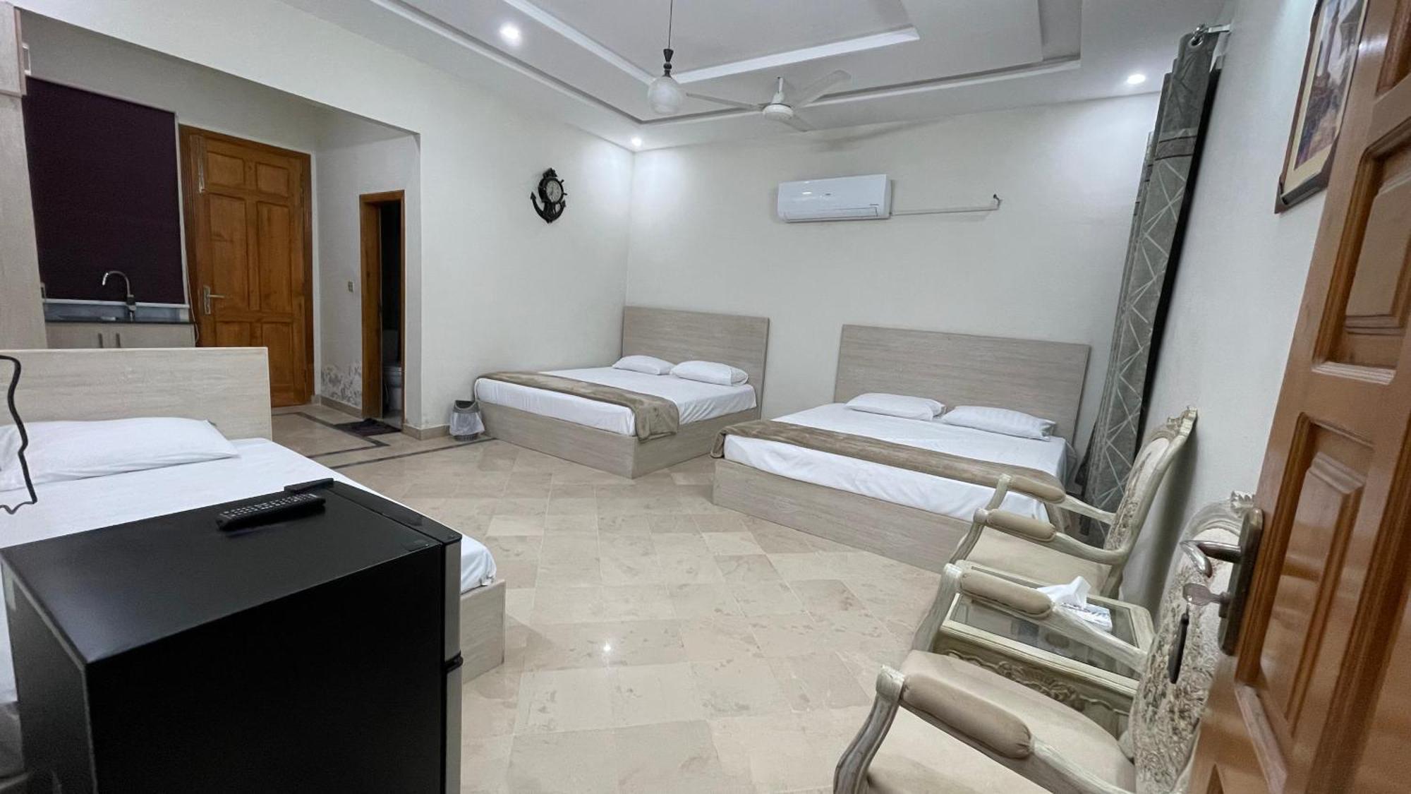 Midways Guest House And Hotels 伊斯兰堡 外观 照片