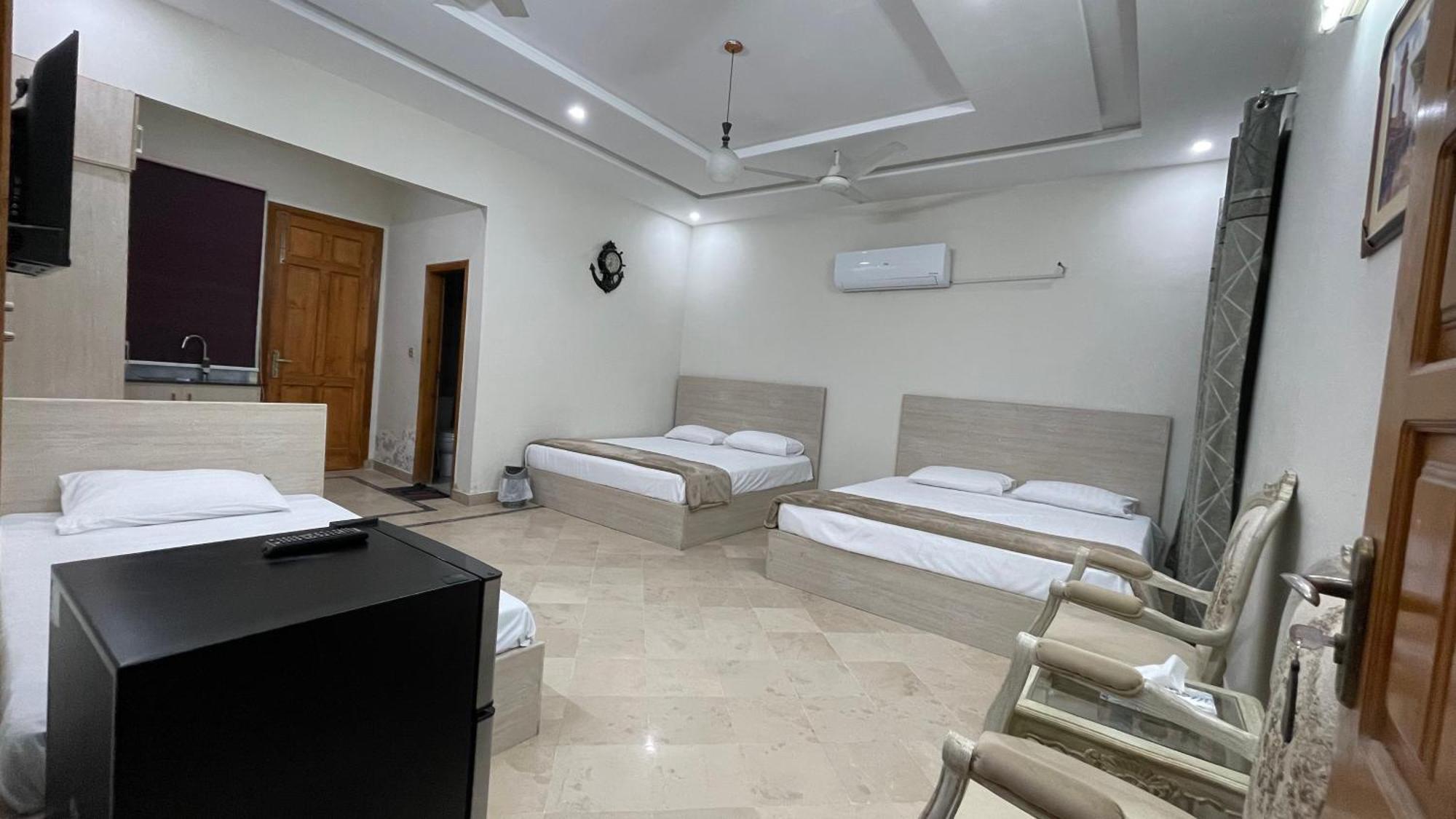 Midways Guest House And Hotels 伊斯兰堡 外观 照片